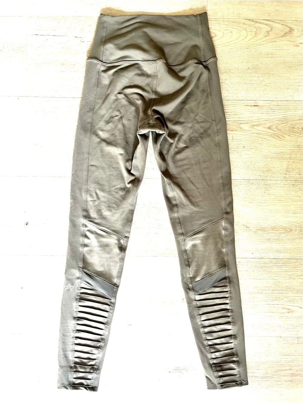 Alo Yoga High-Waist Moto Legging in Olive Green, Sz XXS